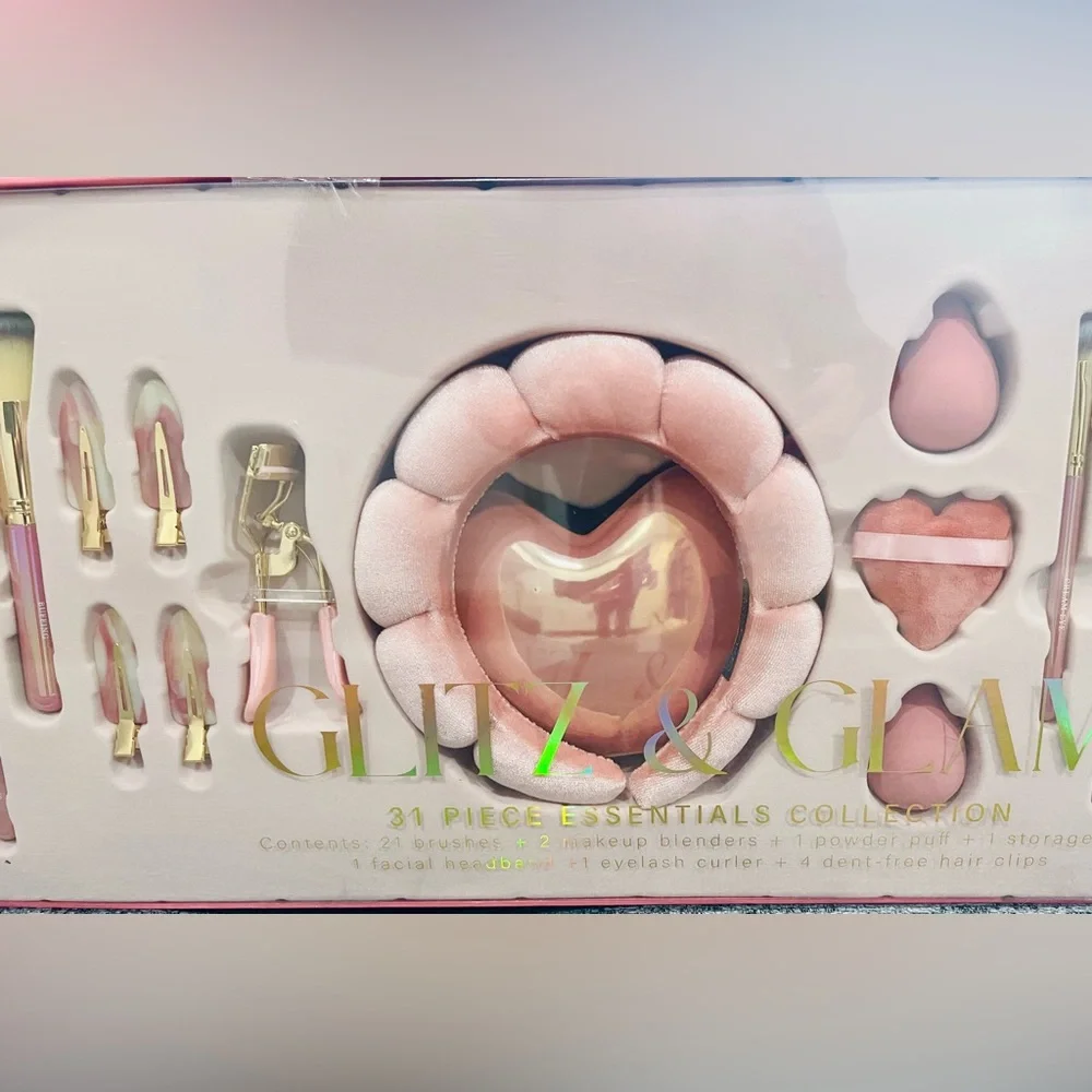 Glitz & Glam 31-Piece Makeup Brush Set Pink Gold Heart Storage Hard to Find New!